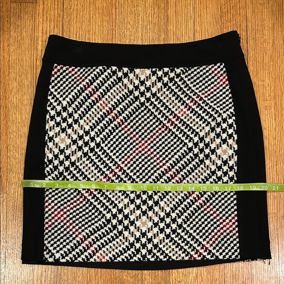 White House Black Market Black and White Plaid Women's Skirt Size 8 - Picture 6 of 10